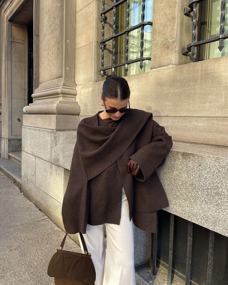CAPE COAT